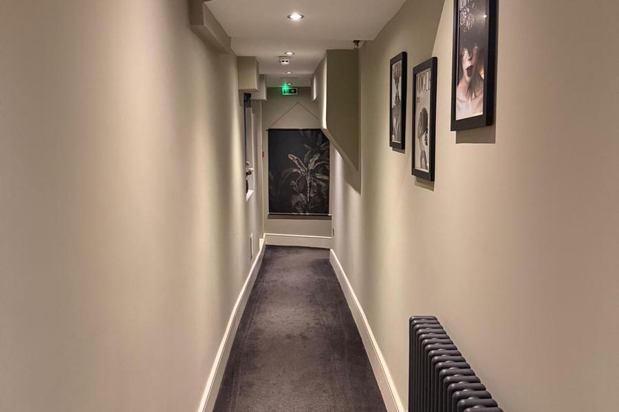 Standard beauty treatment room at Vakrat, Rosslyn Hill NW3, Hampstead, photo 4