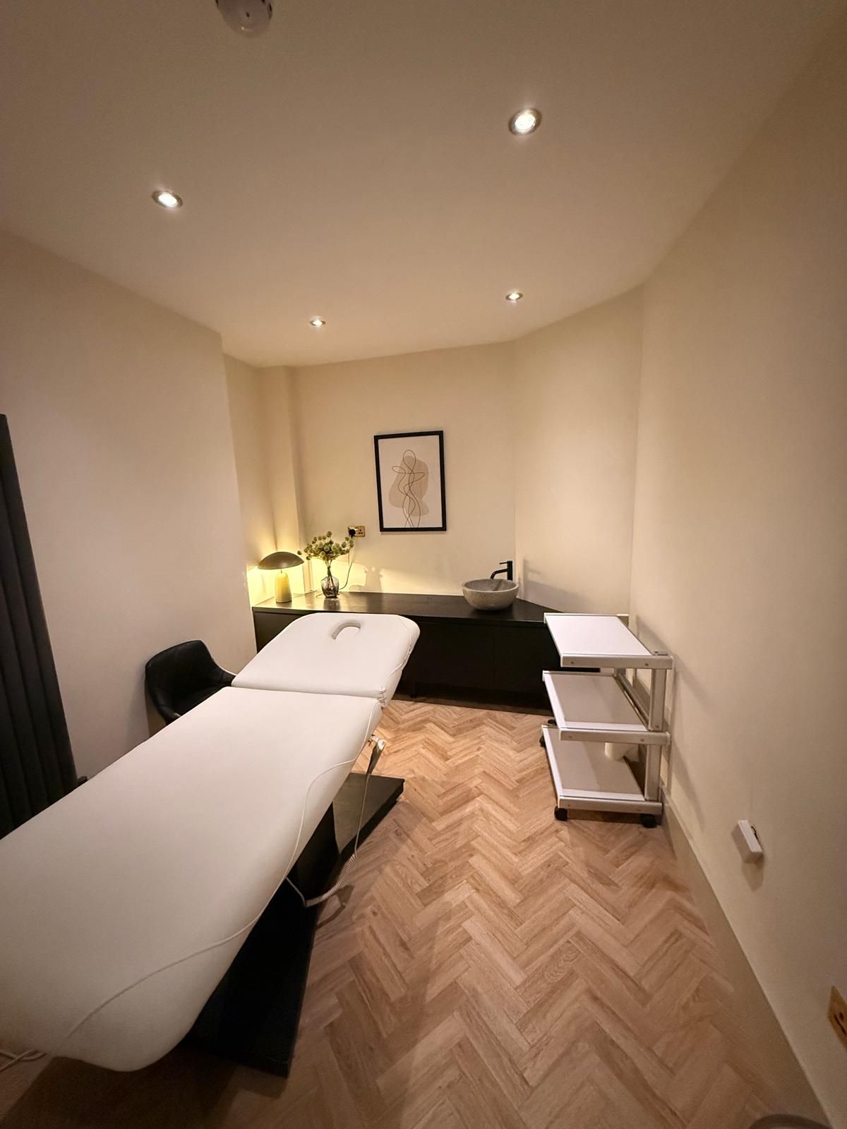 Standard beauty treatment room at Vakrat, Rosslyn Hill NW3, Hampstead