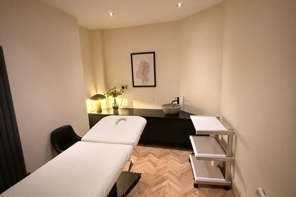 Standard beauty treatment room at Vakrat, Rosslyn Hill NW3, Hampstead