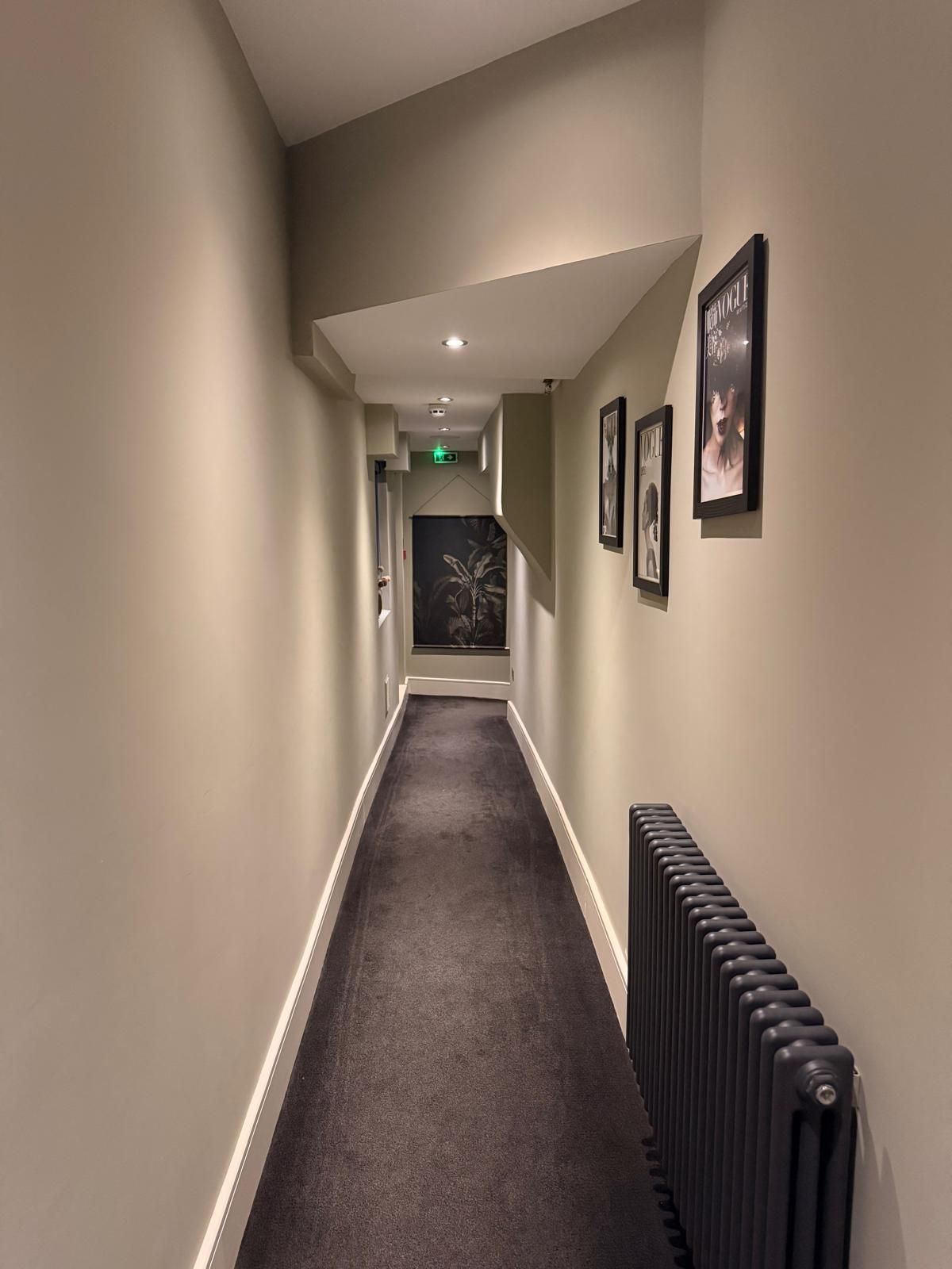 Large beauty treatment room at Vakrat, Rosslyn Hill NW3, Hampstead, photo 4