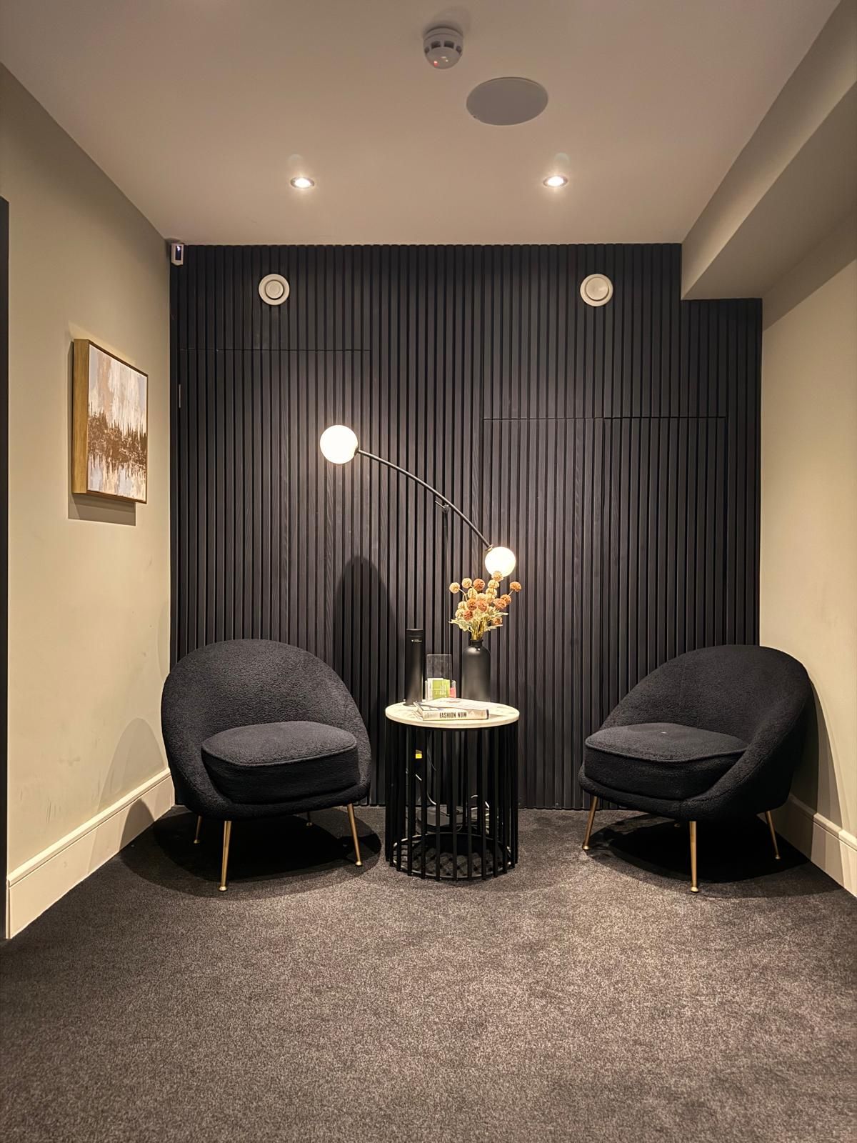 Large beauty treatment room at Vakrat, Rosslyn Hill NW3, Hampstead, photo 5