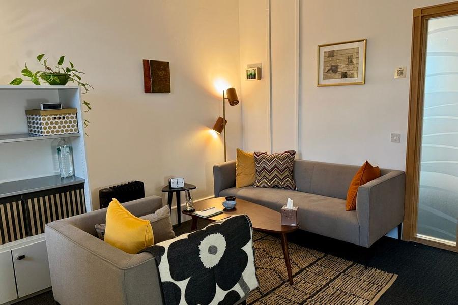 Shared psychotherapy room on Grays Inn Road, King's Cross WC1, King's Cross, photo 2