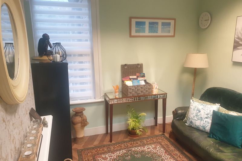 The Green Room, osteopath or chiropractor room to rent in London