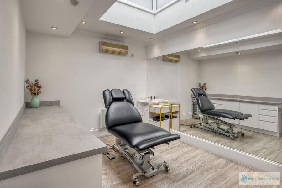 Full-time private consulting room on Wimpole Street, W1, Marylebone, photo 2