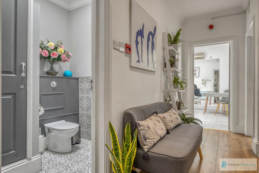 Full-time private consulting room on Wimpole Street, W1, Marylebone, photo 3