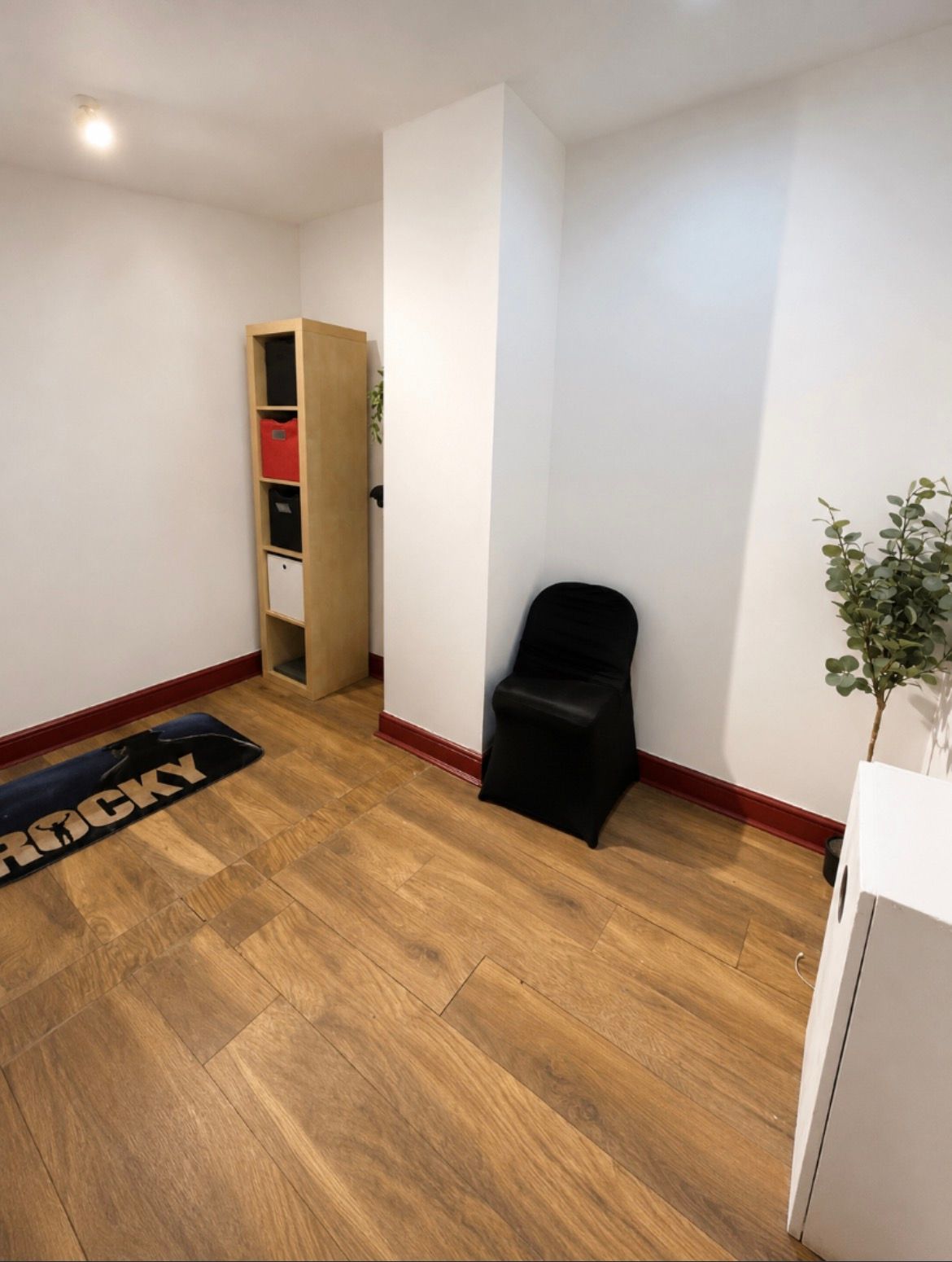 Treatment Room to Rent Camden/Euston/NW1| Therapy • Massage • Aesthetics, Euston Station