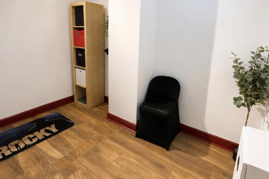 Treatment Room to Rent Camden/Euston/NW1| Therapy • Massage • Aesthetics, Euston Station, photo 1