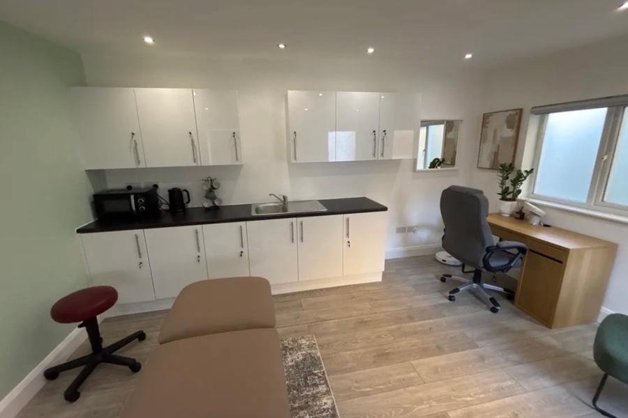 Bodymatters Treatment & Therapy Room – North Finchley, North Finchley, photo 2