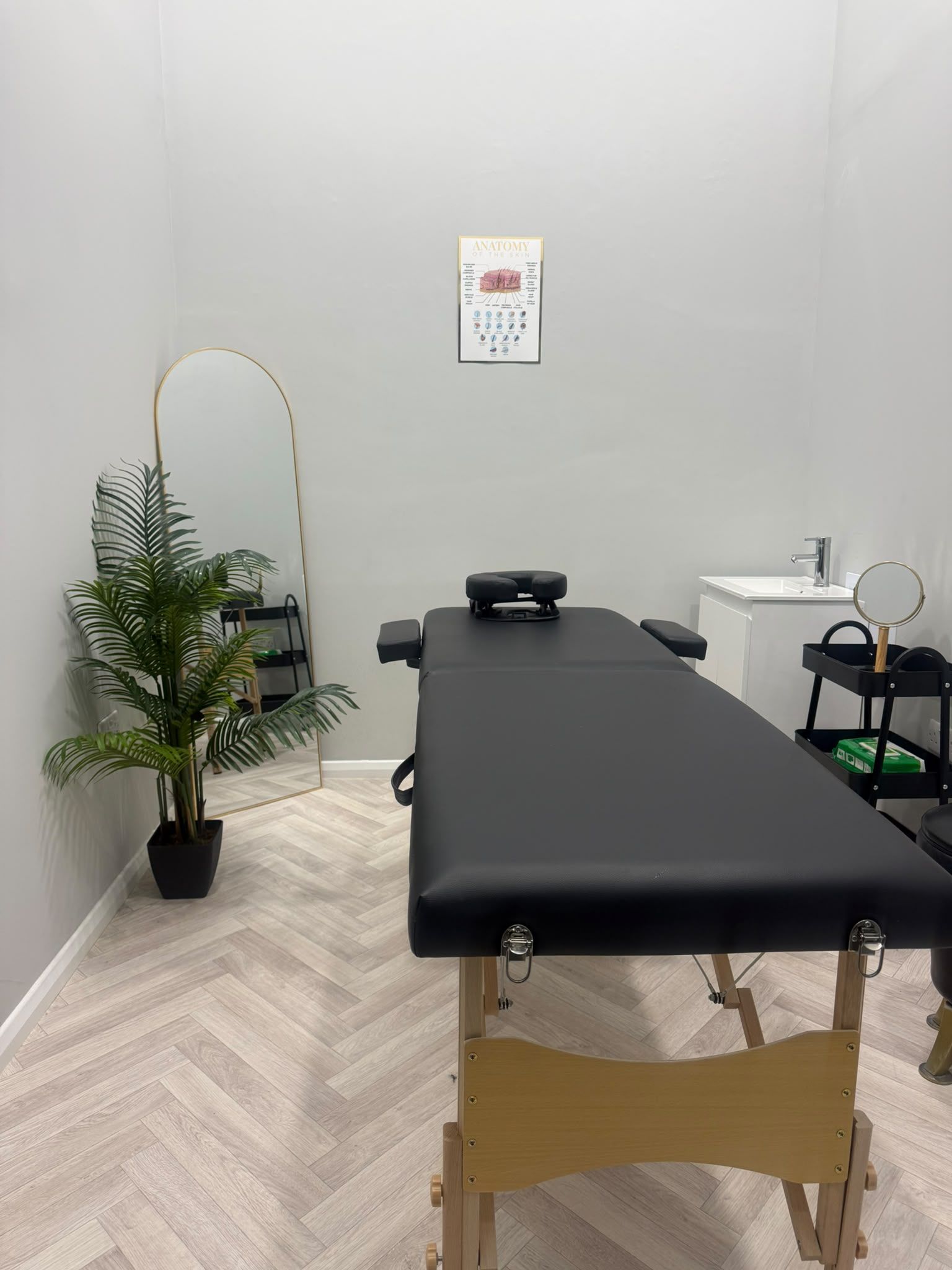 Private Massage & Physio Room in Hampstead, Finchley Road, photo 2