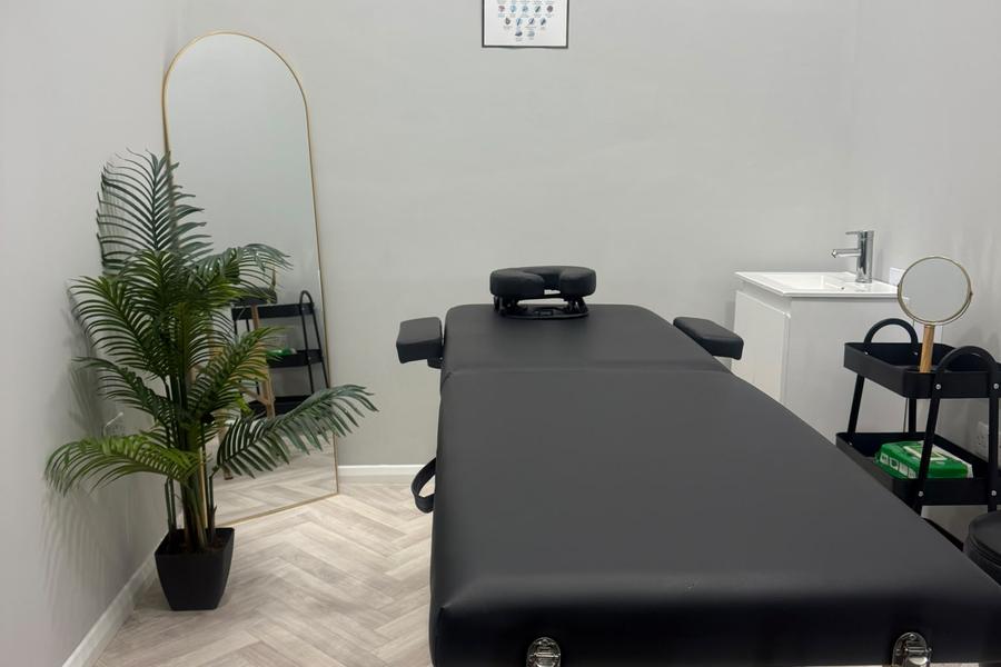Private Massage & Physio Room in Hampstead, Finchley Road, photo 2