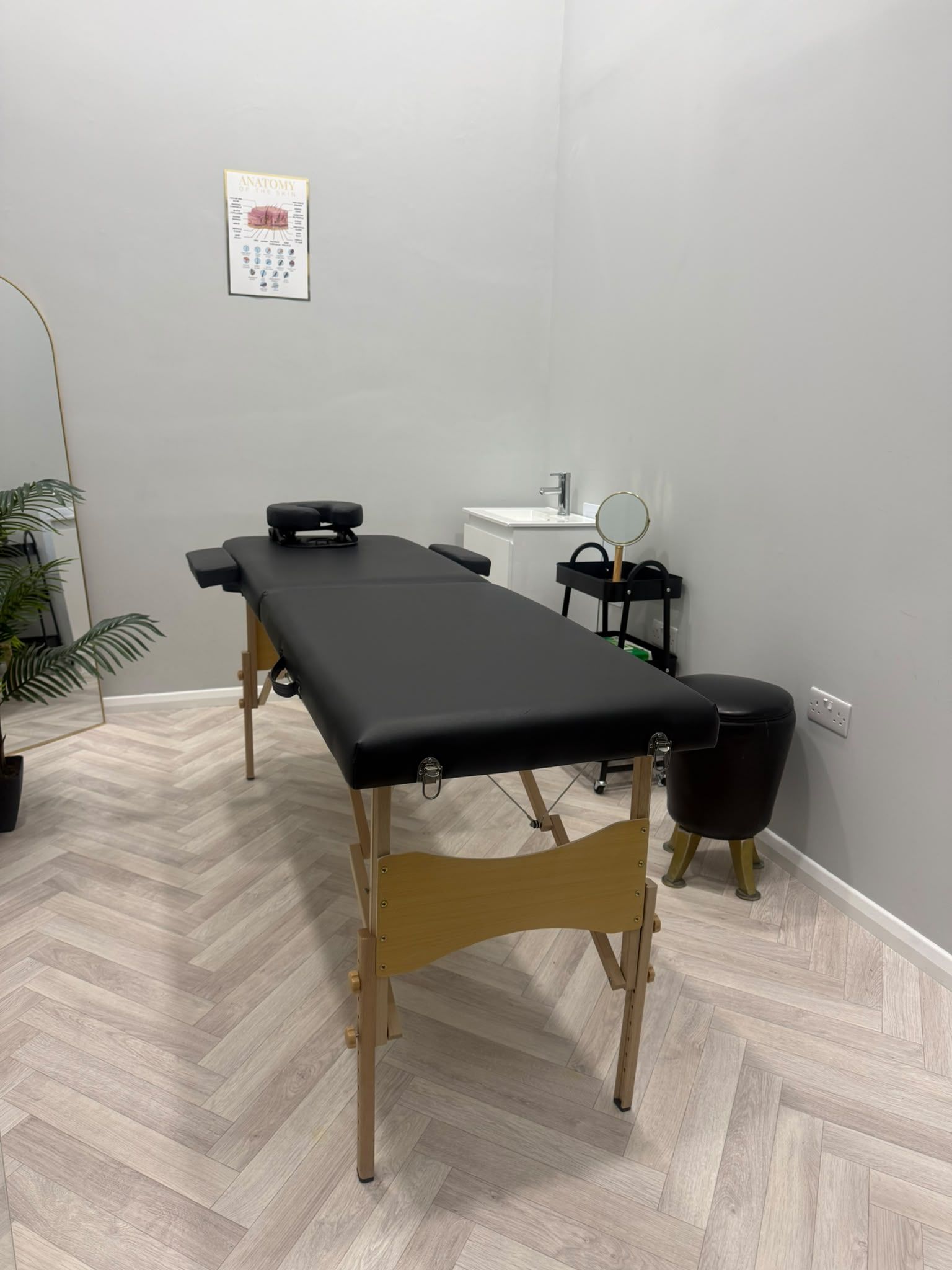 Private Massage & Physio Room in Hampstead, Finchley Road, photo 3
