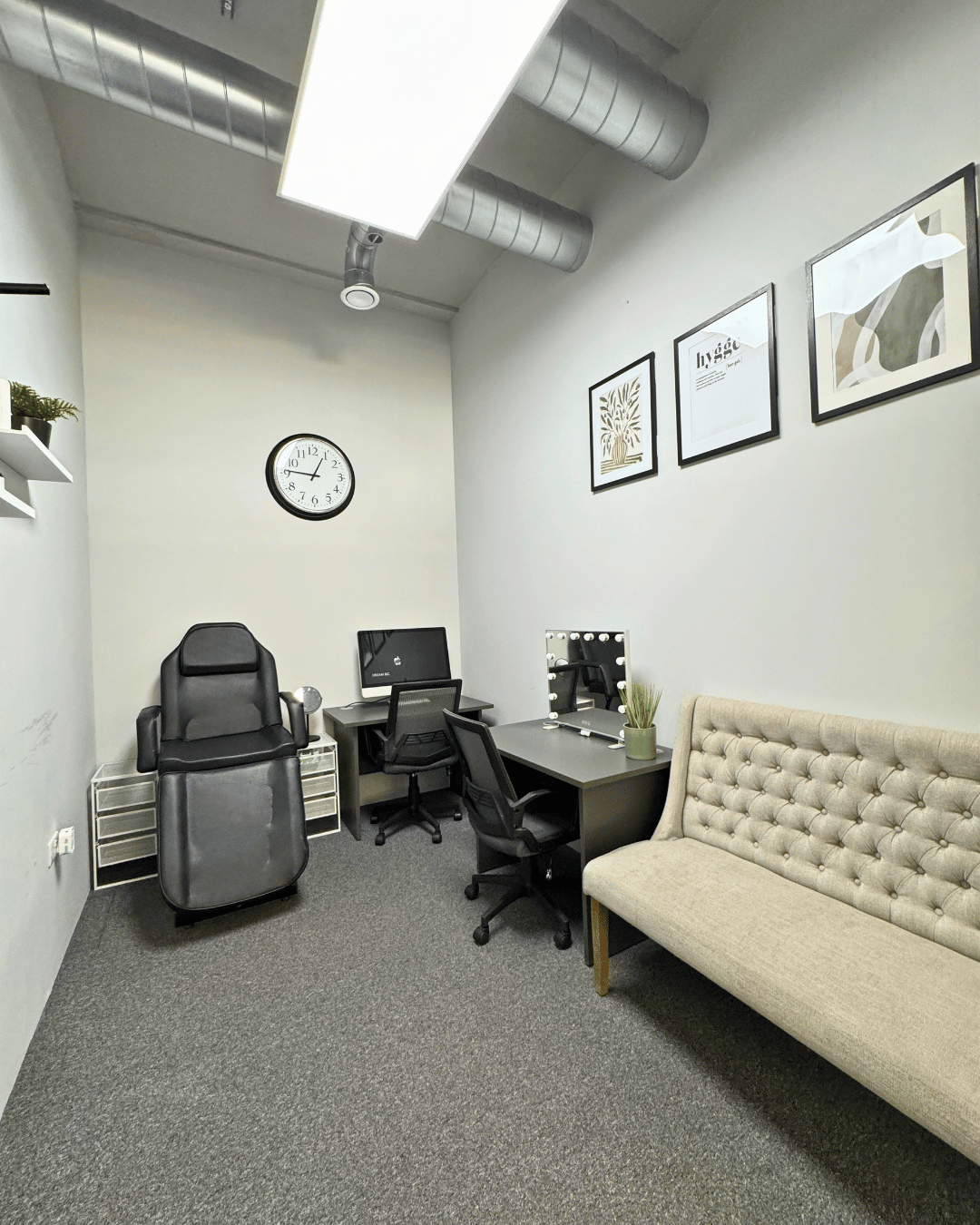 Multi-Purpose Beauty, Therapy & Private Office Space - North Finchley, therapy room to rent in Finchley