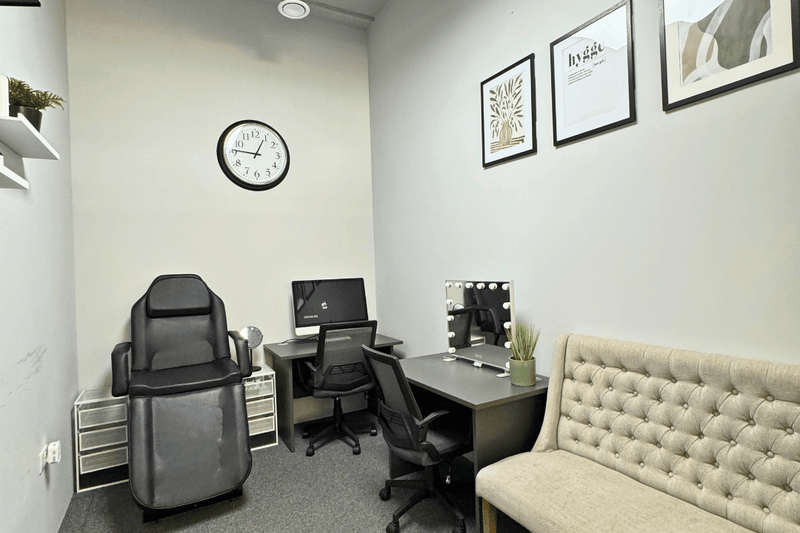 Multi-Purpose Beauty, Therapy & Private Office Space - North Finchley, lash and brow room to rent in London