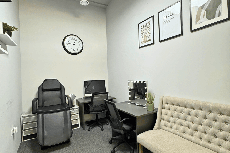 Multi-Purpose Beauty, Therapy & Private Office Space - North Finchley, North Finchley, photo 1