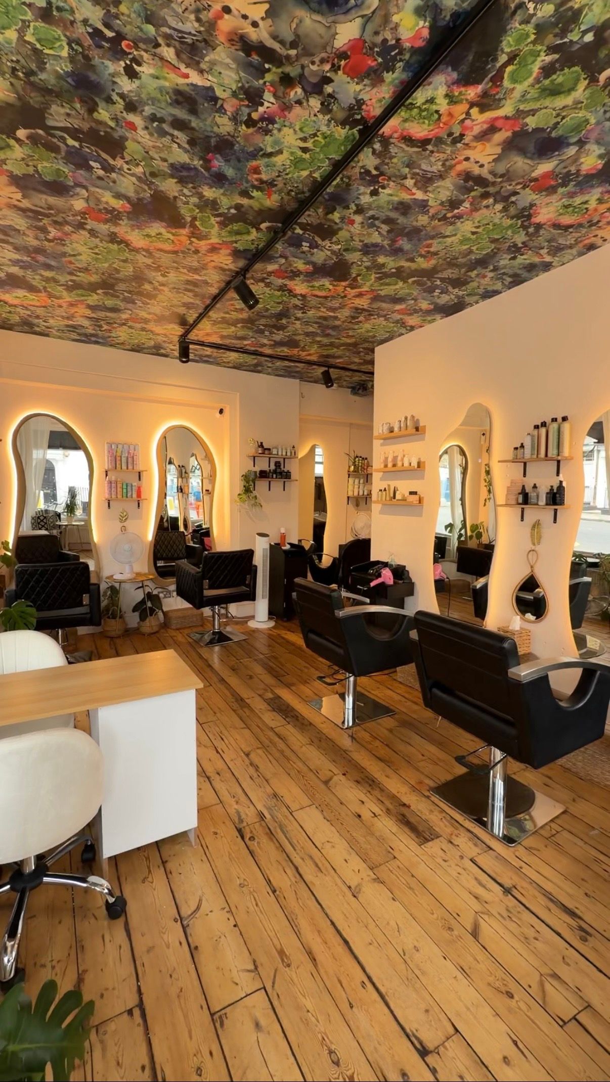 Hair Chair for Rent in Clerkenwell Luxury salon, Clerkenwell
