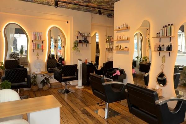Hair Chair for Rent in Clerkenwell Luxury salon, Clerkenwell