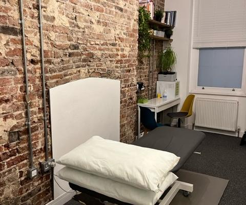 Borough High Street Clinic Room - Harper Road Osteopaths, London Bridge Station
