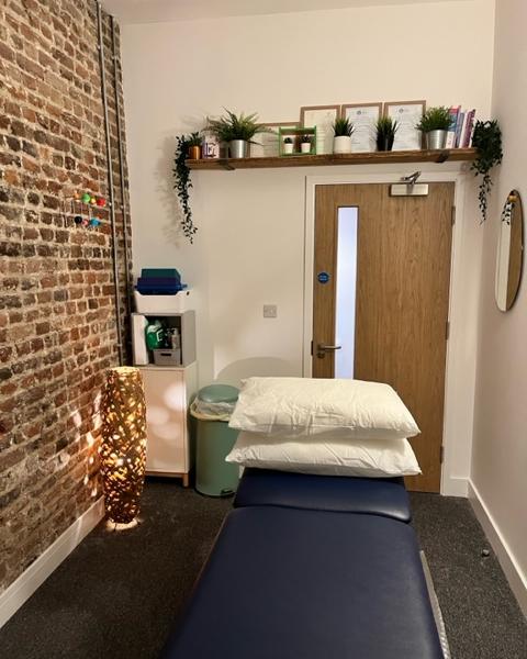 Borough High Street Clinic Room - Harper Road Osteopaths, London Bridge Station, photo 2