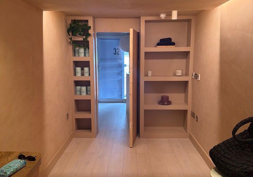 Treatment room off Hackney Road, Hackney E2, Hackney, photo 1
