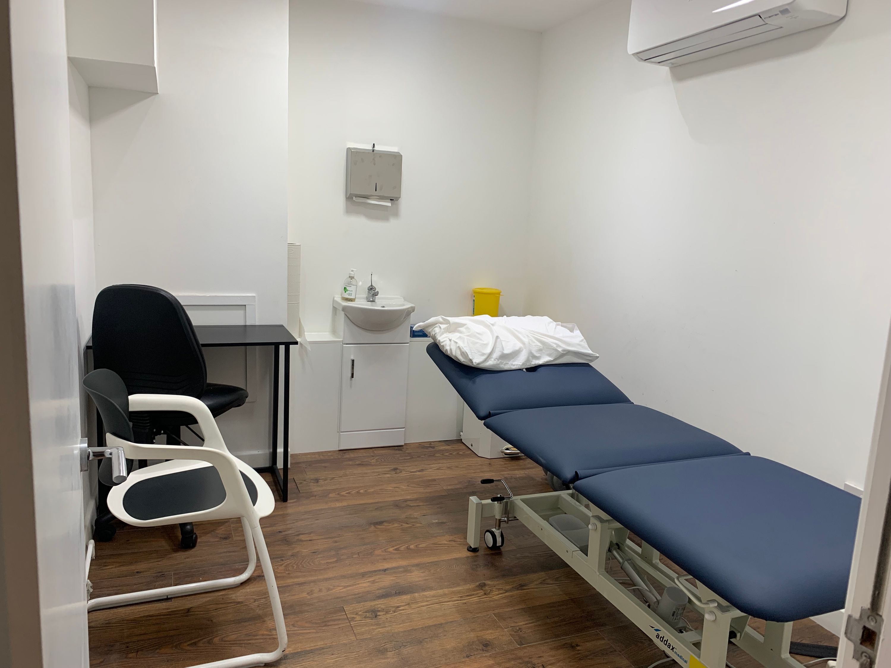 Treatment rooms at H3 Wellbeing, salon room to rent in London