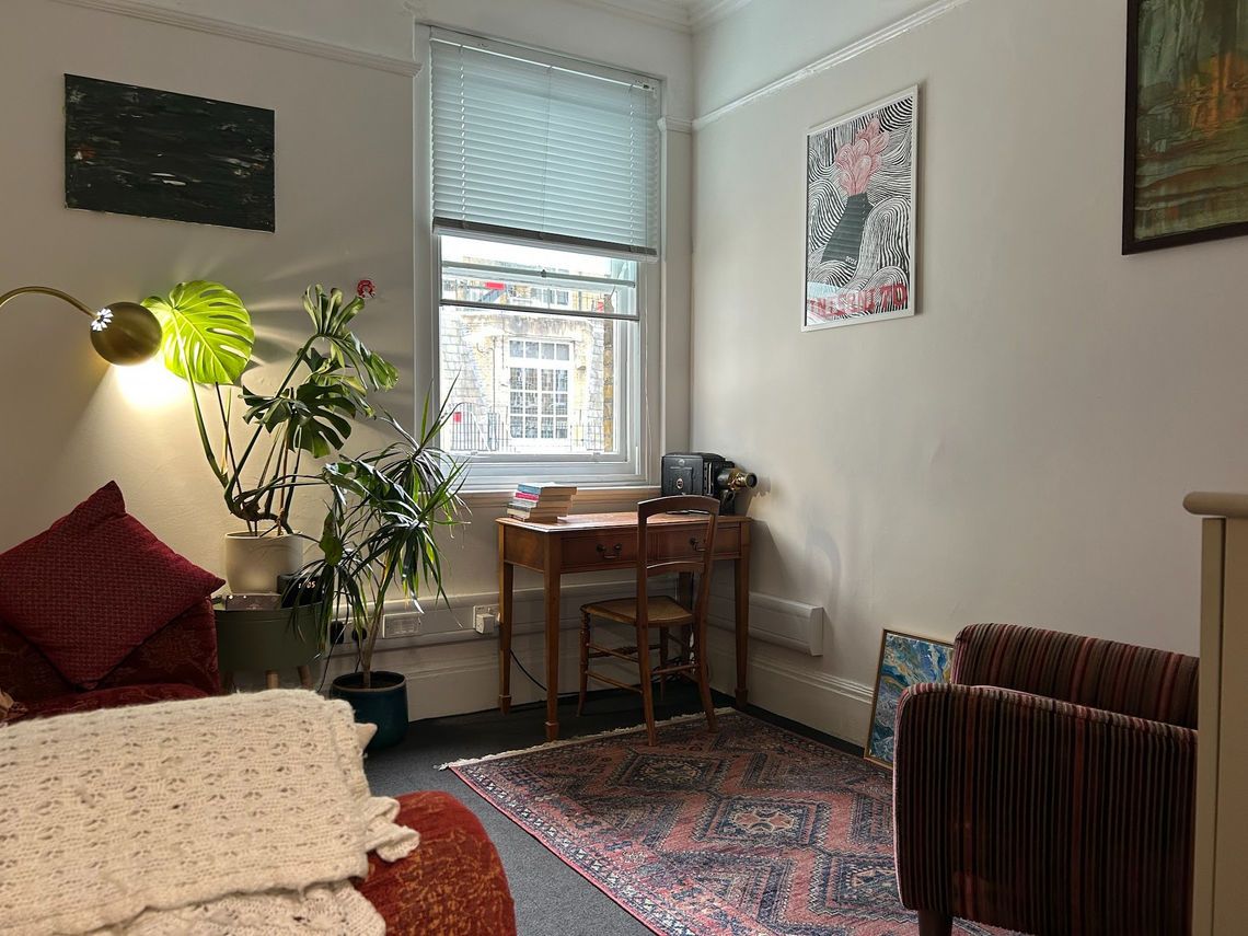 Saturday therapy room by the hour, Hanover Square W1, Mayfair