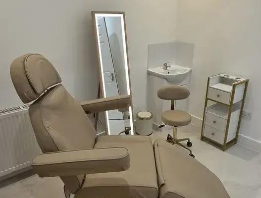 Private treatment room on Church Street, Stoke Newington N16, Stoke Newington