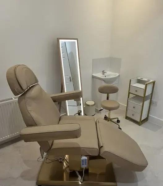 Private treatment room on Church Street, Stoke Newington N16, Stoke Newington, photo 1