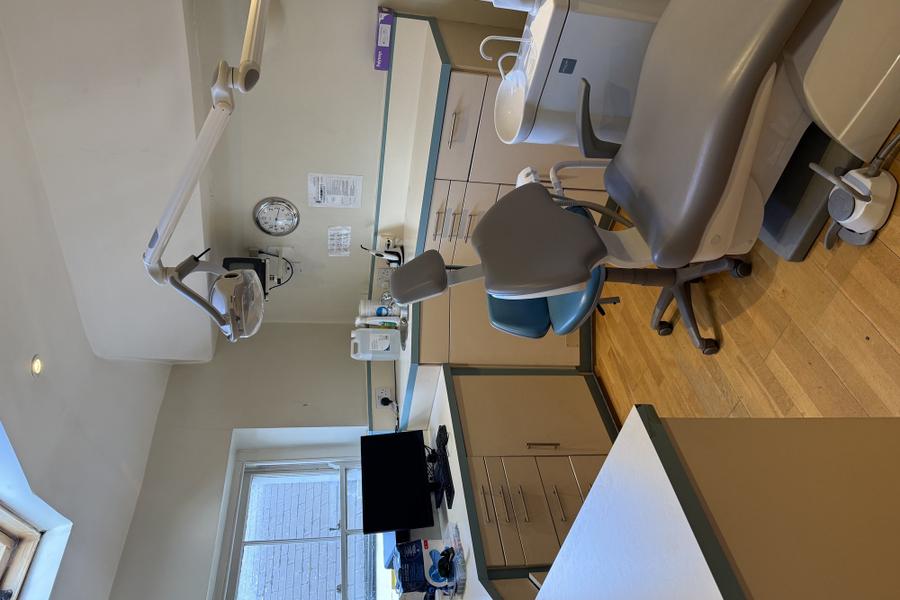 Dental surgery near Earl's Court station, SW5, Earl's Court, photo 5