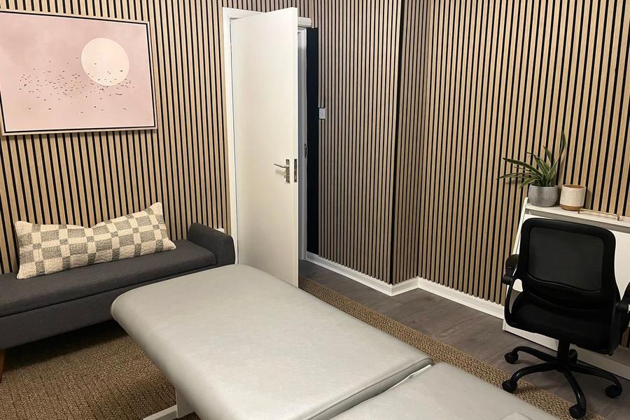 Treatment room at LIM studio, Highbury Park N5, Highbury, photo 2