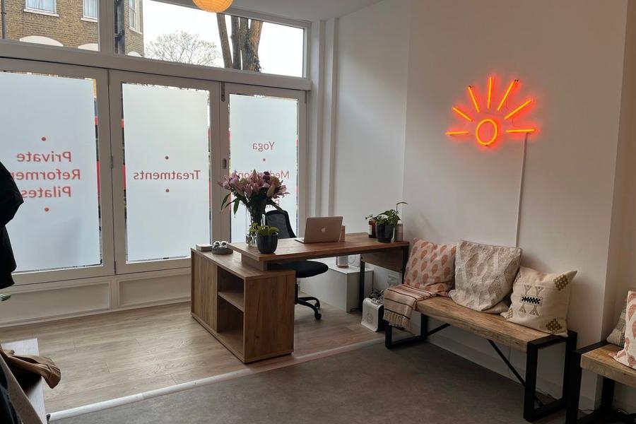 Treatment room at LIM studio, Highbury Park N5, Highbury, photo 3