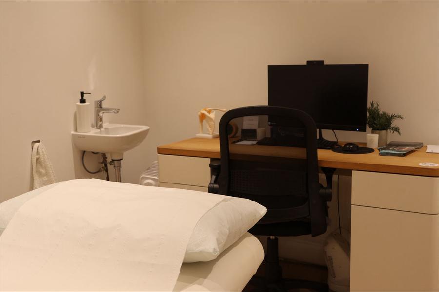 Private clinical room at The LAB, Clerkenwell EC1, Clerkenwell / Barbican, photo 1