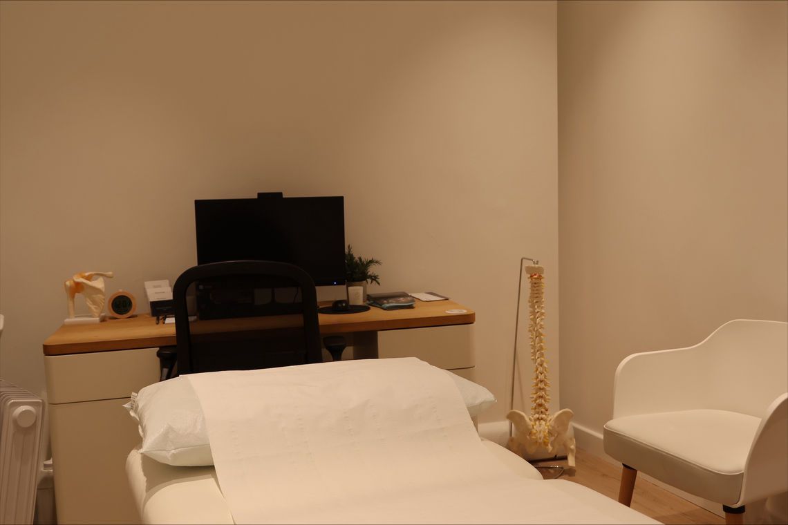Private clinical room at The LAB, Clerkenwell EC1, Clerkenwell / Barbican, photo 3