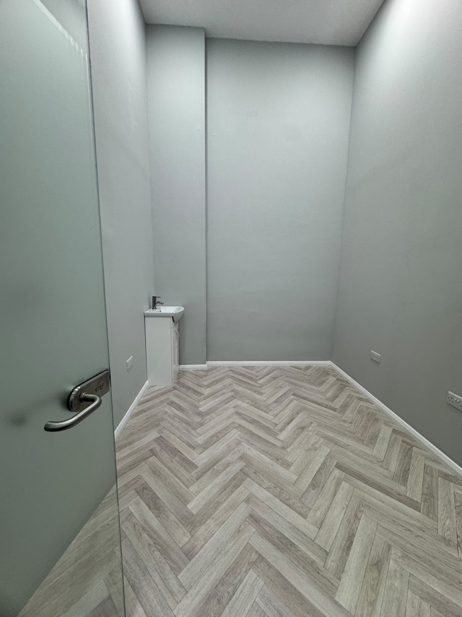 Blank Canvas - Your Own Treatment Room, counselling room to rent in London