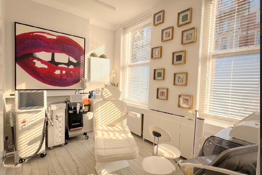 Treatment room in an award-winning Bloomsbury skin clinic, WC1B 3QJ , Bloomsbury, photo 1